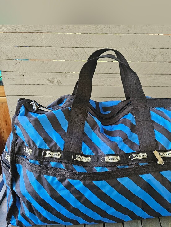 Lesportsac Handbags - LESPORTSAC Large Duffel Weekender Travel Bag